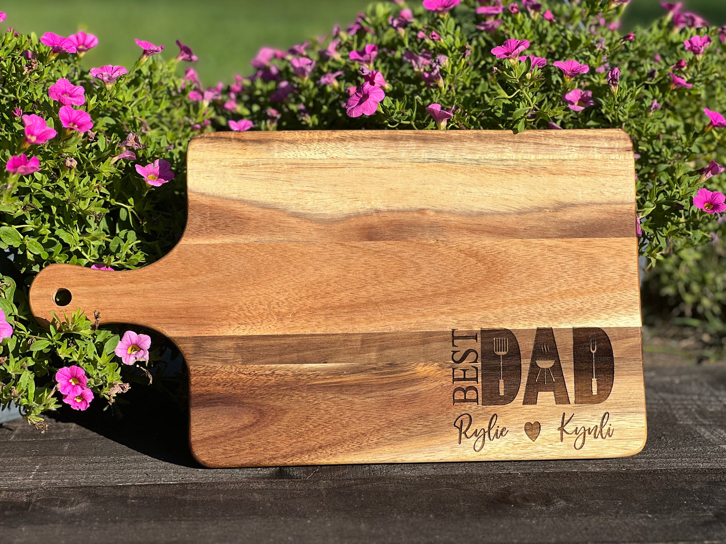 Acacia cutting boards with custom engraving