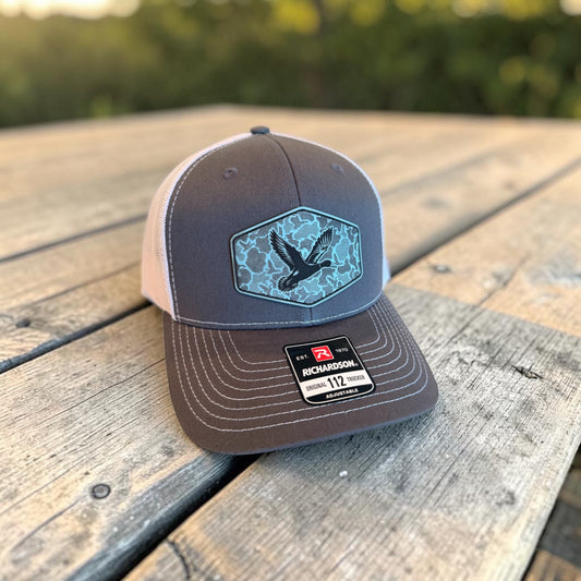 Flying Pheasant; R112 Charcoal/White