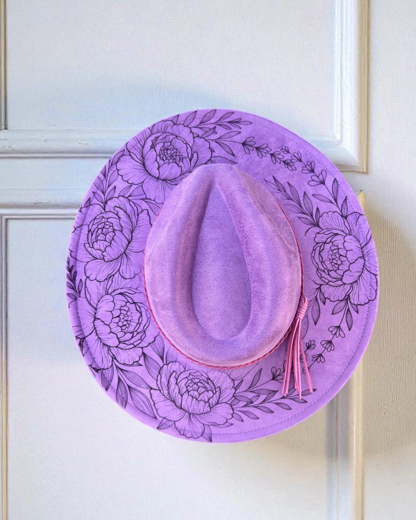 Wide brim hat with flowers